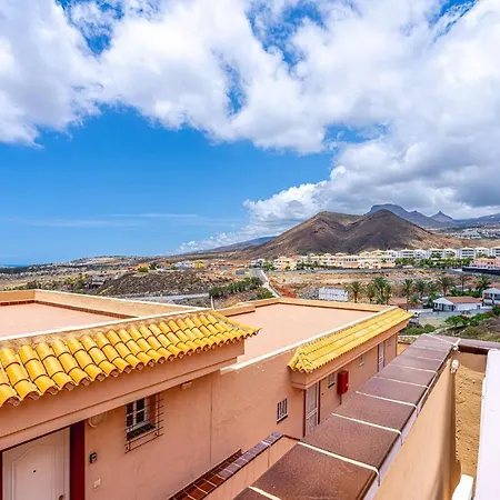 Floor View By Altamarhomes 公寓